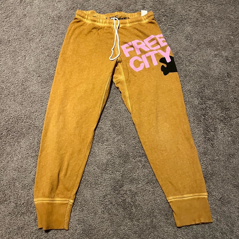Free city sweatpants